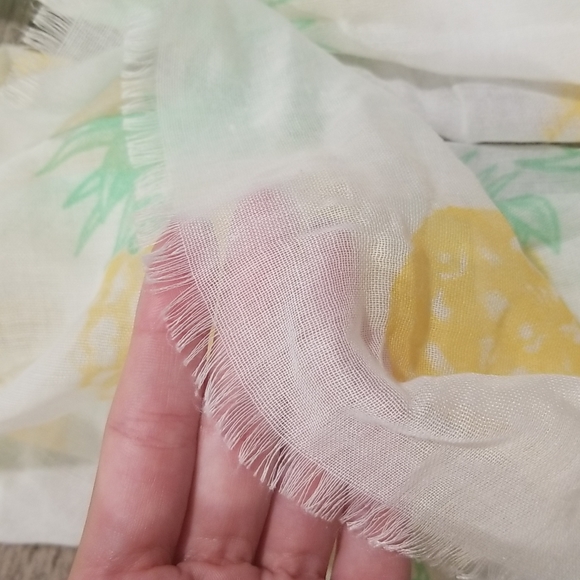 Pineapple Fashion Scarf - Picture 4 of 8